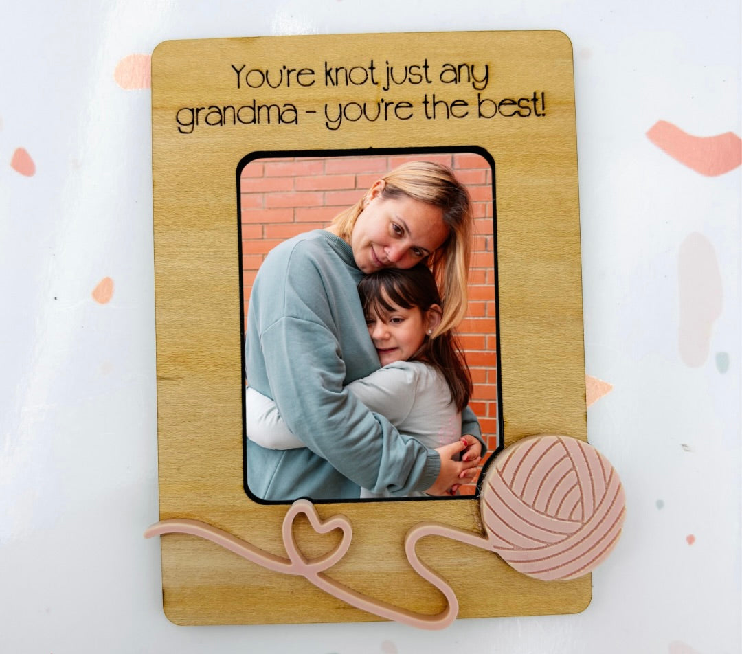 Mother's day yarn photo frame