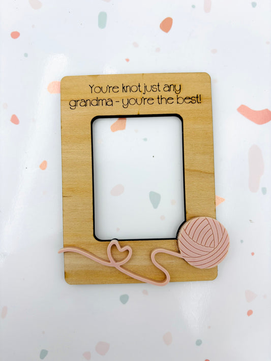 Mother's day yarn photo frame